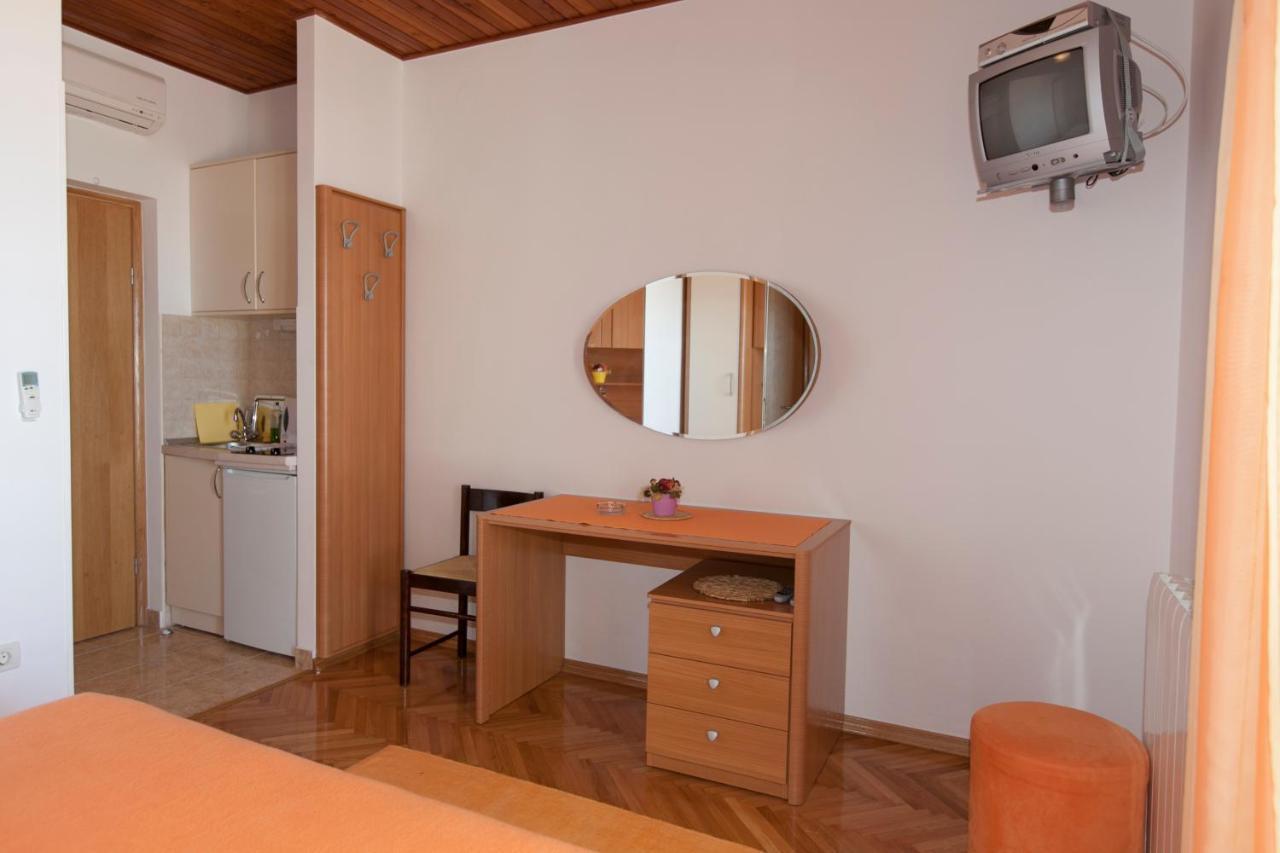 Apartments Milana Tučepi Exteriör bild